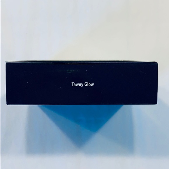 Bobbi Brown Highlighting Powder - Tawny Glow - Picture 7 of 8